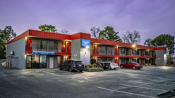 Rodeway Inn 4