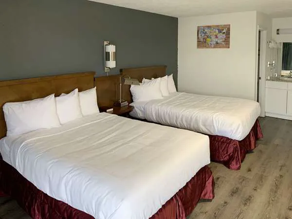 Rodeway Inn 4