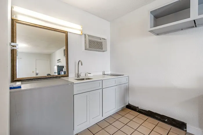 Budgetel Inn & Suites Downtown Augusta GA 5