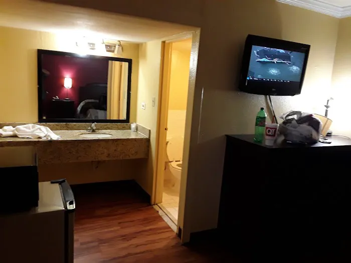 Gaston Inn 4