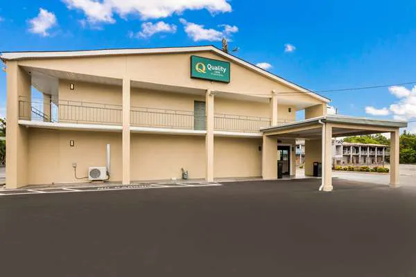 Quality Inn 4