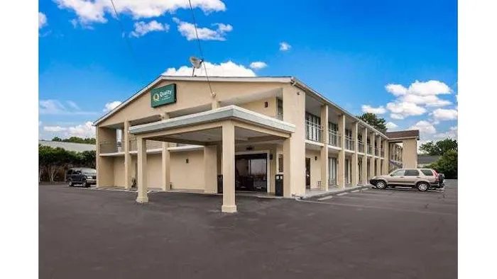 Quality Inn 4