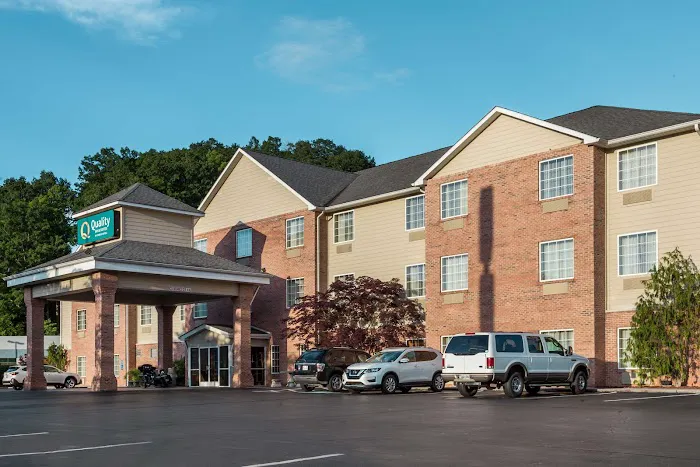 Quality Inn & Suites 4