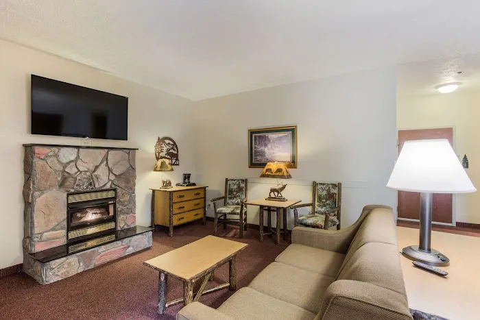 Quality Inn & Suites 4