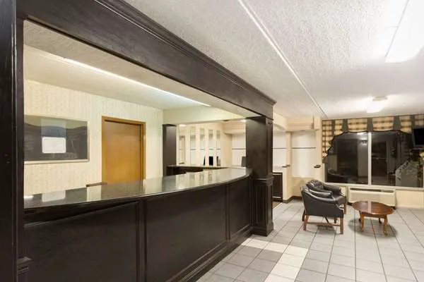 Super 8 by Wyndham Kingsport /I-81 4