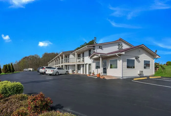 Econo Lodge 4