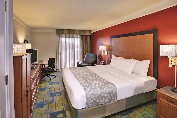 La Quinta Inn & Suites by Wyndham Kingsport TriCities Airpt 4