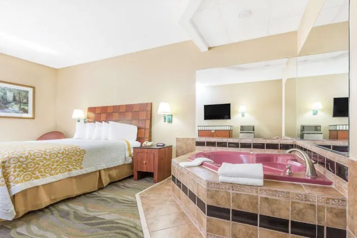SureStay by Best Western Morganton 4