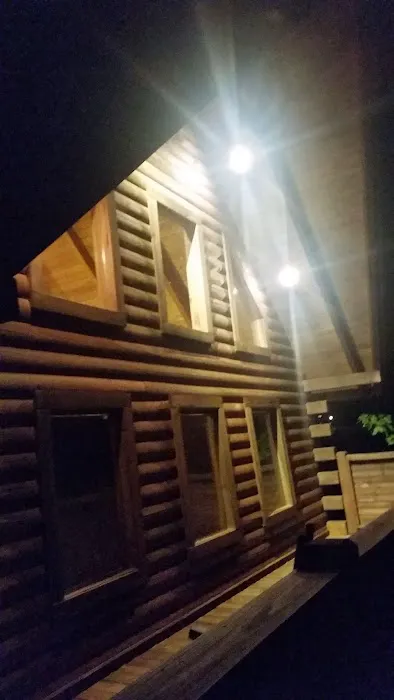The Woodland Rose Cabin 4