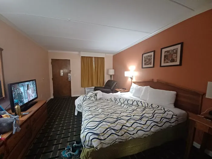 West Bank Inn 4