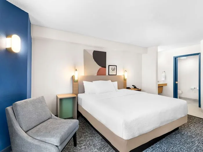 Spark by Hilton Augusta 4