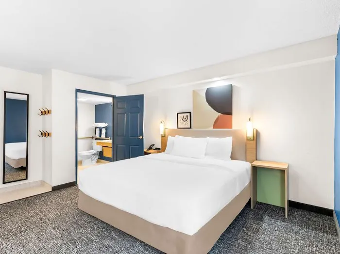Spark by Hilton Augusta 4