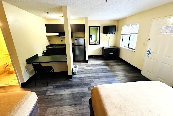 Studio Lodge of Augusta 4