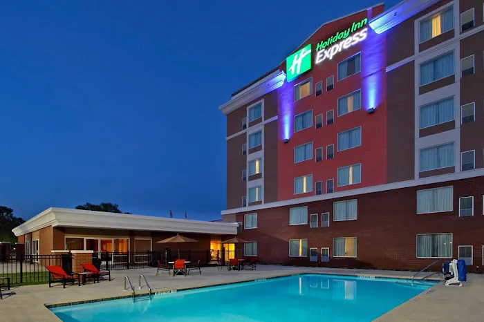 Holiday Inn Express Augusta Downtown by IHG 5