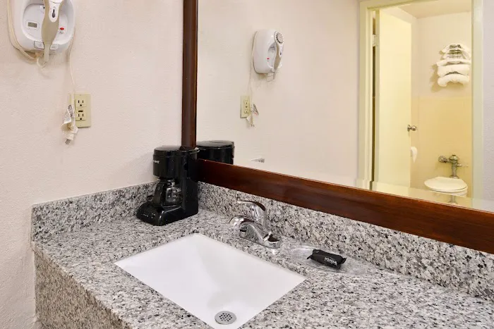 Americas Best Value Inn Augusta Historic Downtown 5