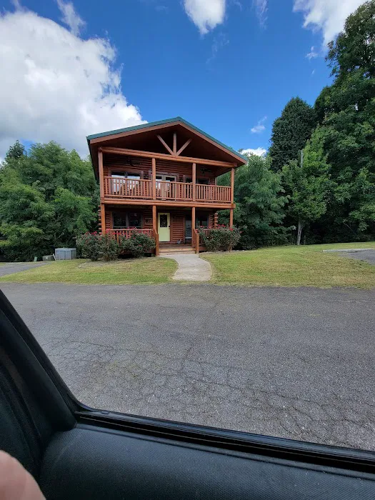 Honeybear Hideaway Cabin 4