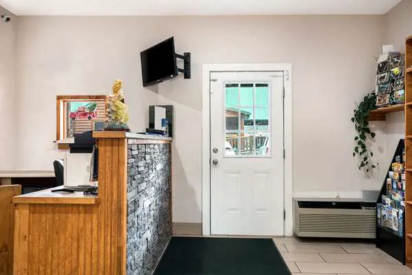 Rodeway Inn 4