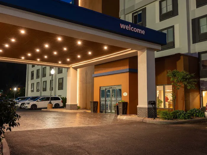 Hampton Inn Norton 3