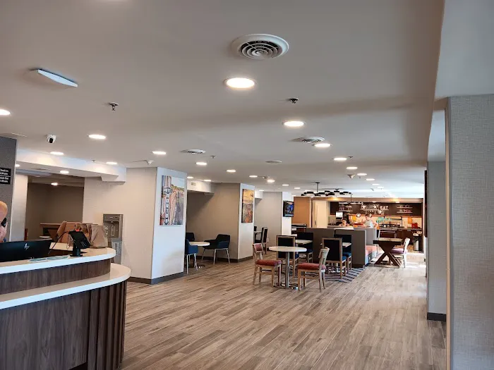 Hampton Inn Norton 3