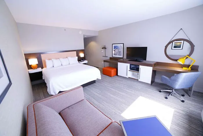Hampton Inn & Suites Forest City 4