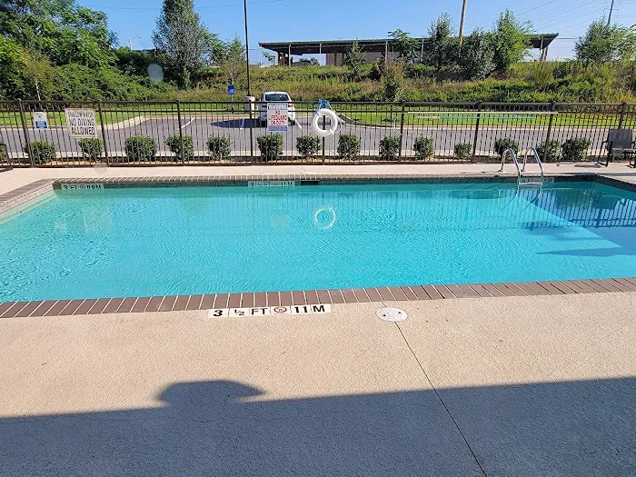 Hampton Inn & Suites Forest City 4