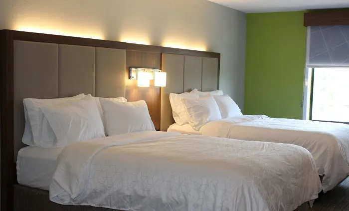 Holiday Inn Express Forest City by IHG 4