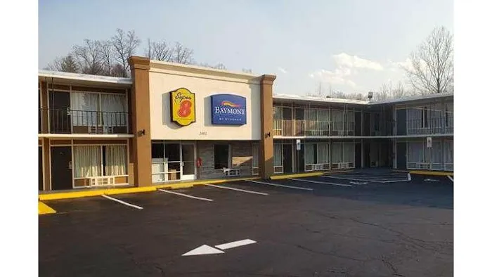 Super 8 by Wyndham Morganton 4