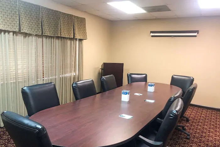 Quality Inn 4