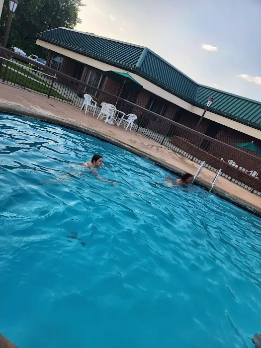 Quality Inn 4