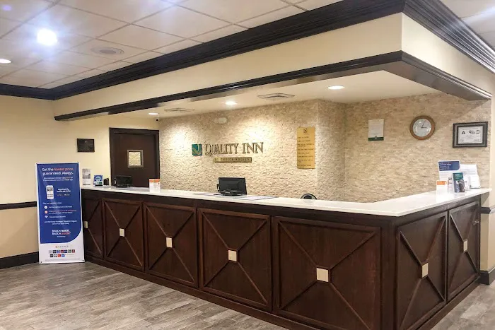Quality Inn 4
