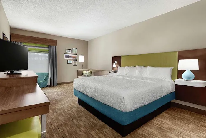 Hampton Inn Morganton 4