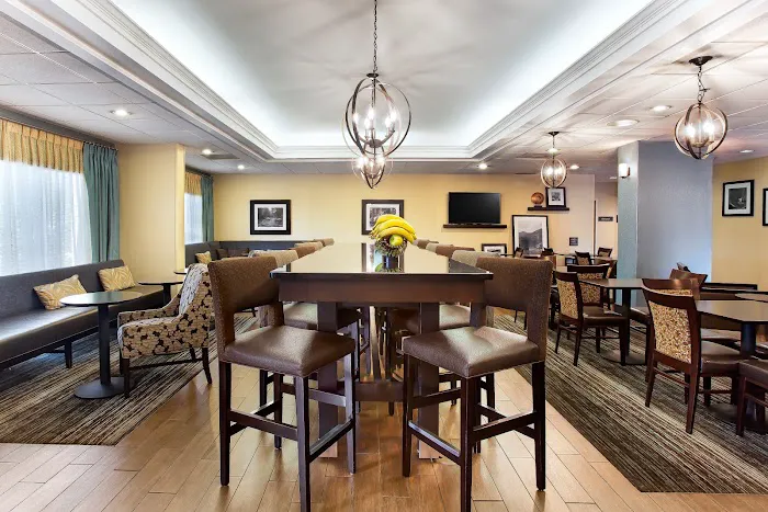 Hampton Inn Morganton 4