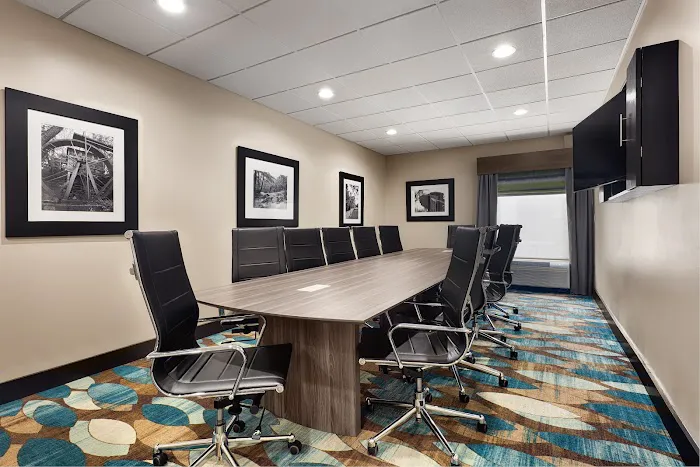 Hampton Inn Morganton 4