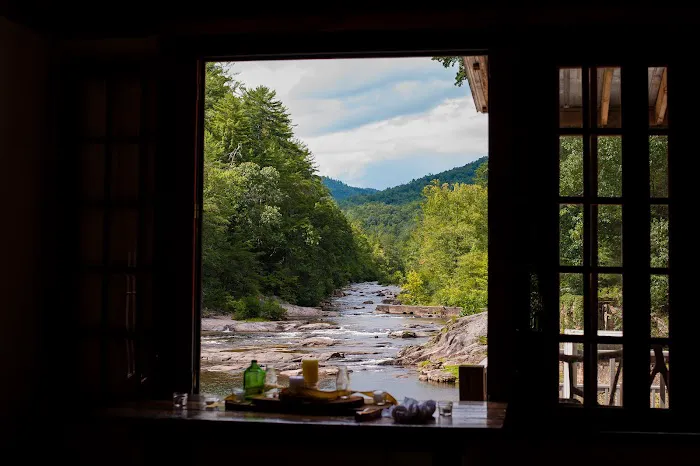 Brown Mountain Beach Resort 4