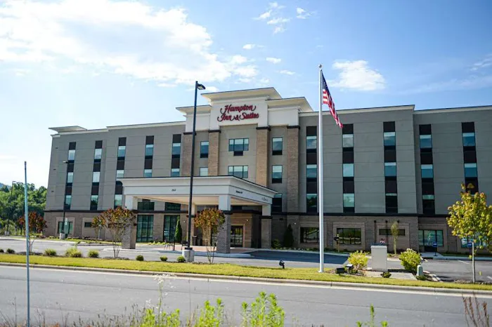 Hampton Inn & Suites Lenoir 4