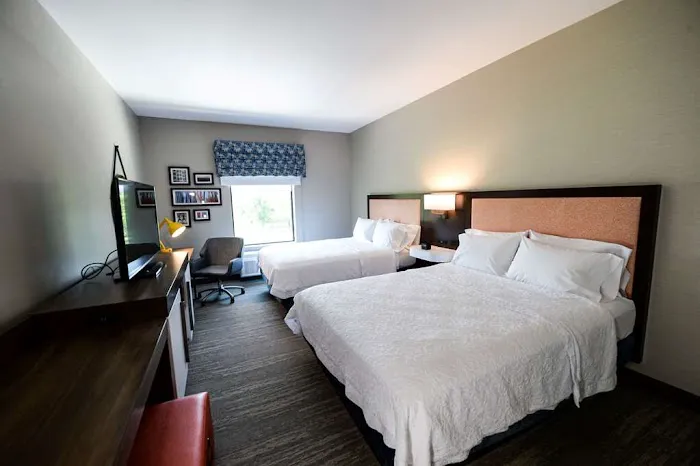 Hampton Inn & Suites Lenoir 4