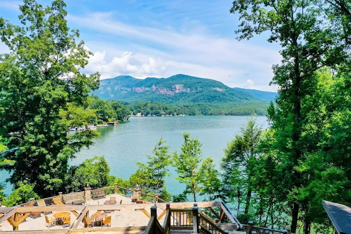 The Lodge on Lake Lure 4