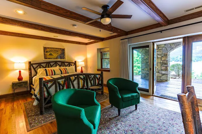 The Lodge on Lake Lure 4