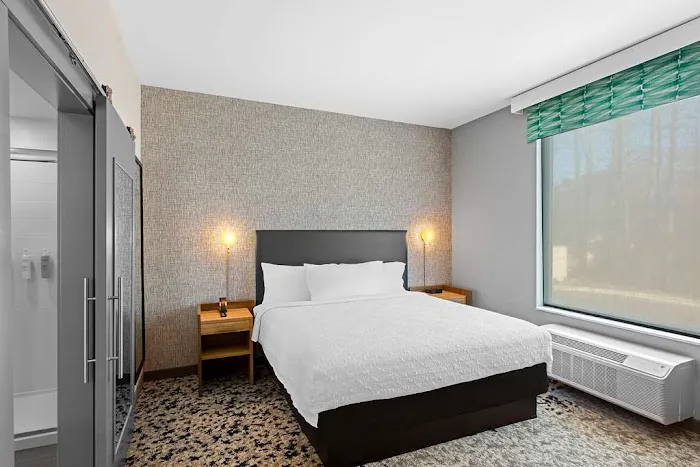 Home2 Suites by Hilton Hendersonville 4