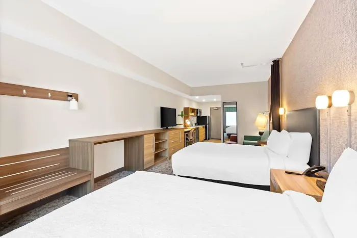 Home2 Suites by Hilton Hendersonville 4