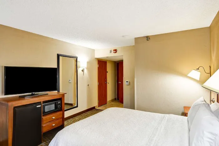 Hampton Inn Hendersonville 4