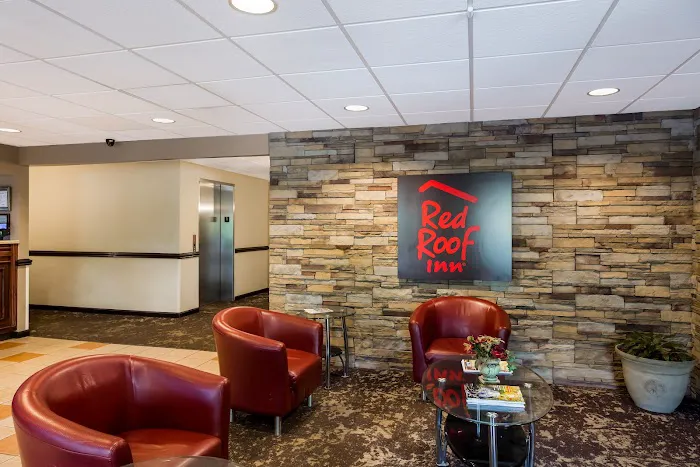 Red Roof Inn Hendersonville 4