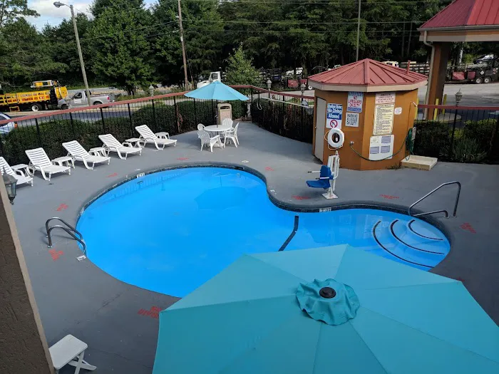 Econo Lodge 4