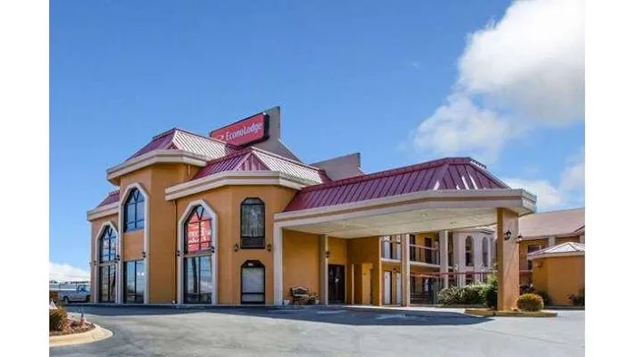 Econo Lodge 4