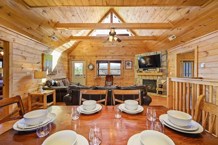 Point of View - 4 bedroom / 4 bath - Vacation Rental Cabin in Gatlinburg, TN 4