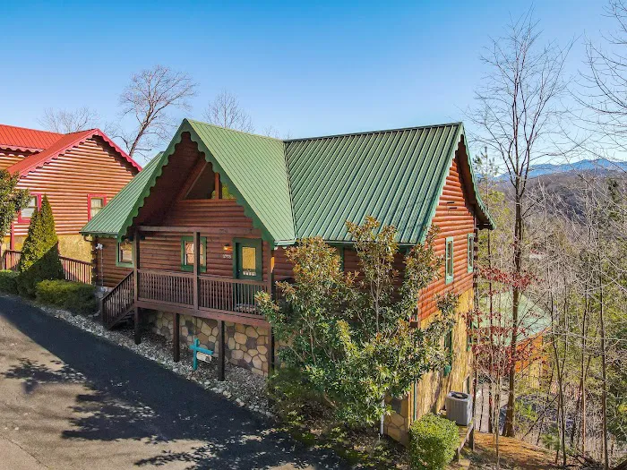 Point of View - 4 bedroom / 4 bath - Vacation Rental Cabin in Gatlinburg, TN 4