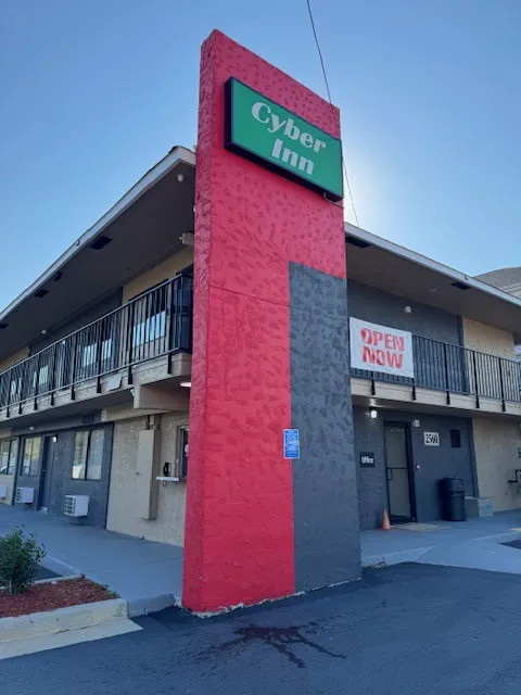 Cyber Inn 5