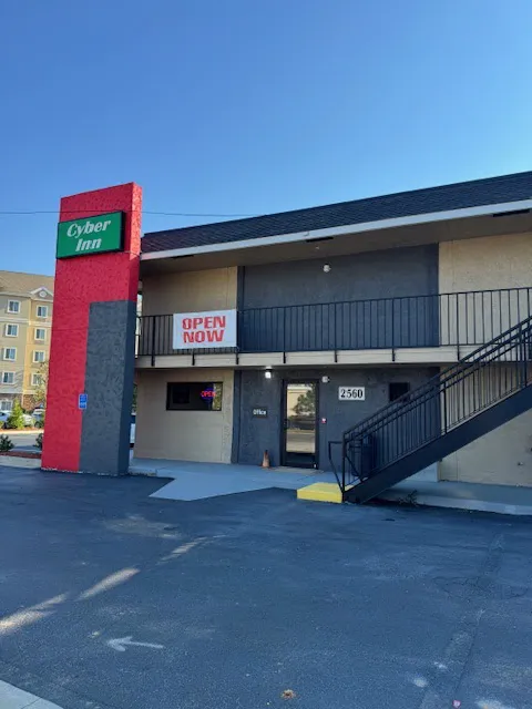 Cyber Inn 5