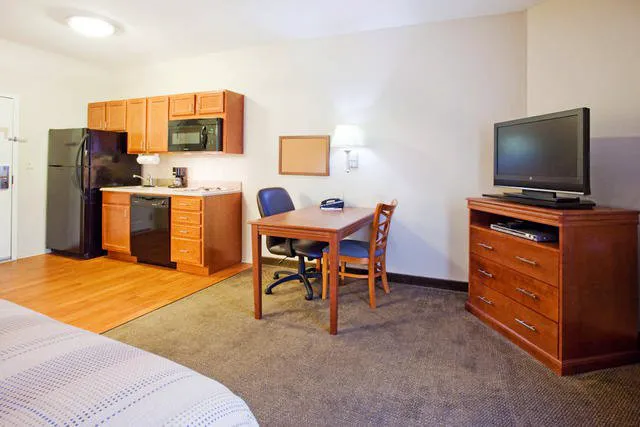 Candlewood Suites Augusta, an IHG Hotel 4