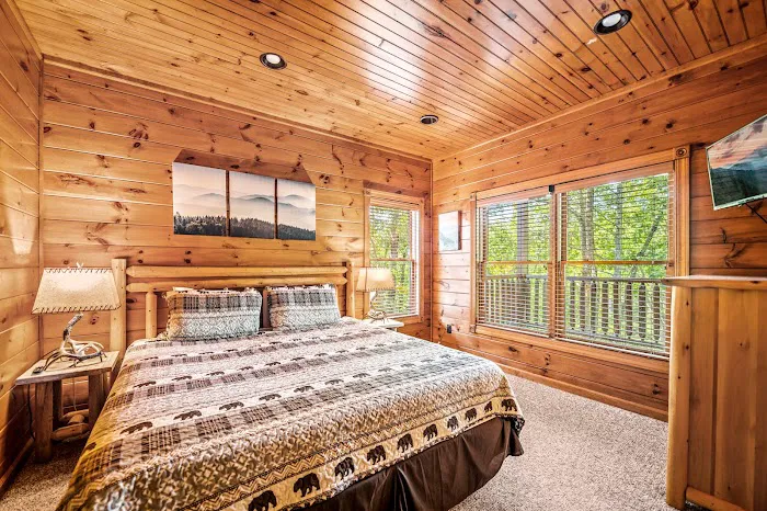 Homegrown Hideaways: Bearfoot in Smokies 4